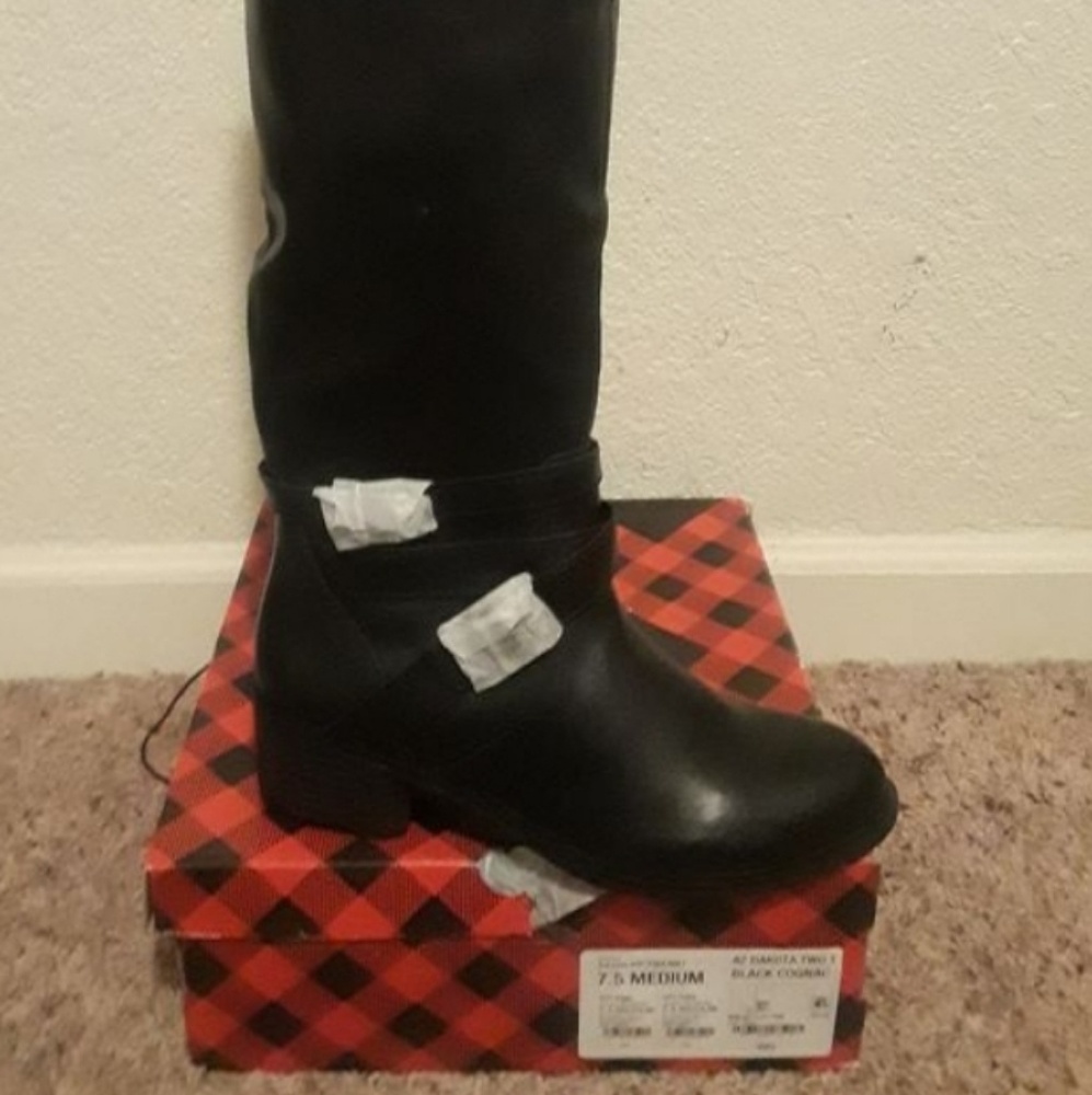Two tone Arizona boots